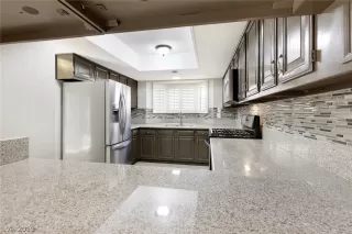 Photo #5: 2123538 Listing 