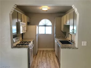 Photo #2: 2123545 Listing