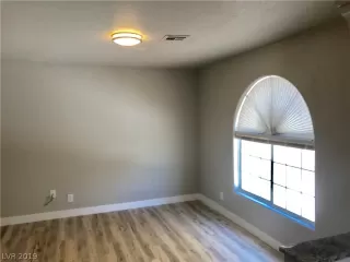 Photo #5: 2123545 Listing