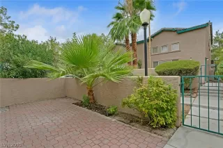 Photo #2: 2123606 Listing