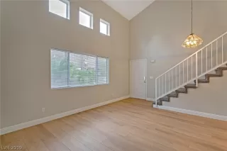 Photo #6: 2123606 Listing