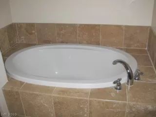 Photo #2: 2123643 Listing 