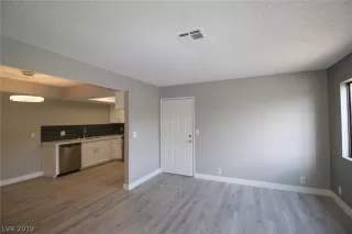 Photo #4: 2123685 Listing 