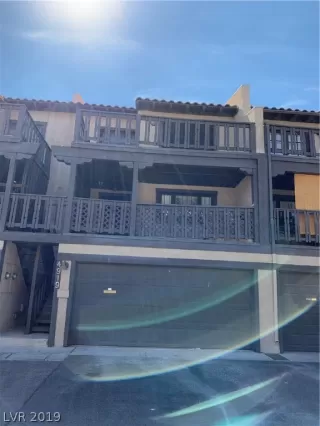 Photo #1: 2123698 Listing 