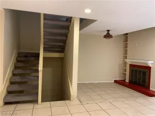 Photo #5: 2123698 Listing 