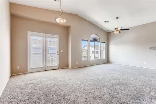 Photo #4: 2123757 Listing