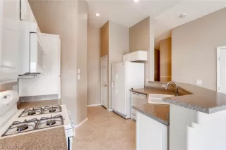 Photo #5: 2123757 Listing