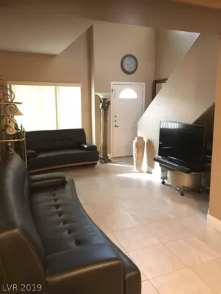 Photo #2: 2123767 Listing