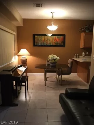 Photo #3: 2123767 Listing