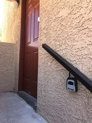 Photo #3: 2123799 Listing