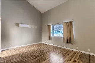 Photo #4: 2123856 Listing 