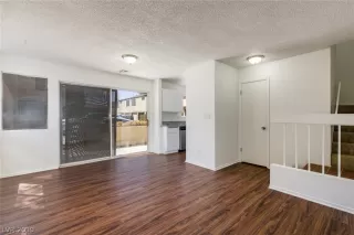 Photo #2: 2123888 Listing