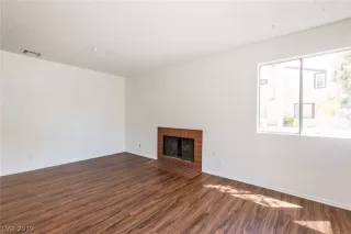 Photo #4: 2123888 Listing