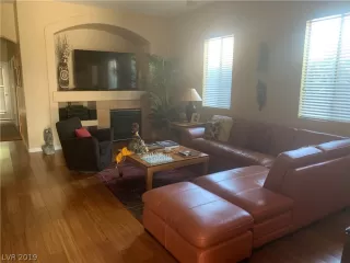 Photo #4: 2123890 Listing 