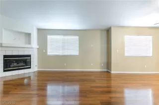 Photo #2: 2123902 Listing