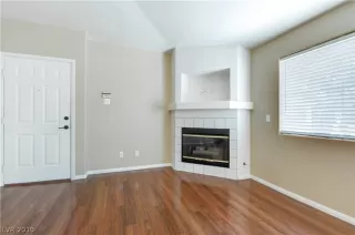 Photo #3: 2123902 Listing