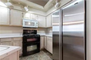 Photo #6: 2123902 Listing