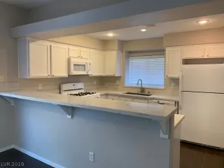 Photo #4: 2123927 Listing 