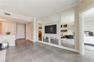 Photo #2: 2123988 Listing