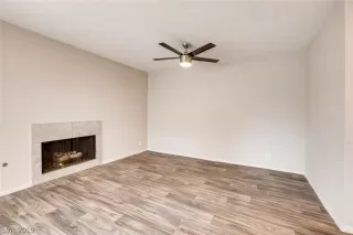 Photo #1: 2124025 Listing