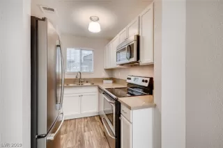 Photo #3: 2124025 Listing