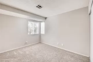 Photo #6: 2124025 Listing