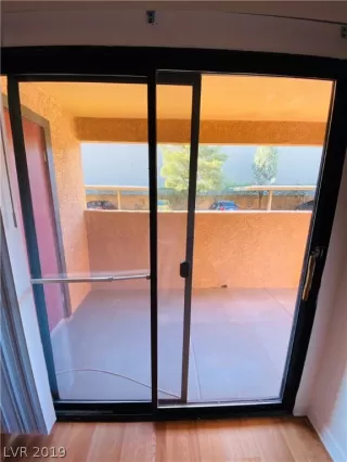 Photo #4: 2124035 Listing 