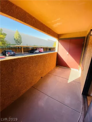 Photo #5: 2124035 Listing 