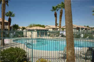 Photo #2: 2124056 Listing