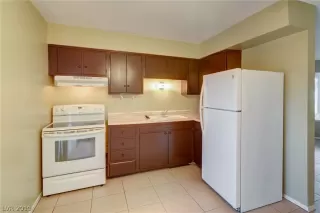 Photo #3: 2124091 Listing 