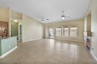 Photo #3: 2124176 Listing