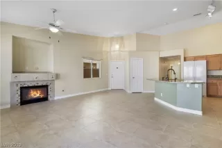 Photo #5: 2124176 Listing