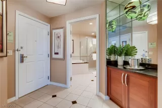 Photo #6: 2124261 Listing