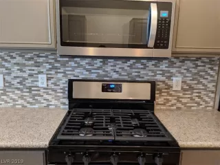 Photo #2: 2124274 Listing