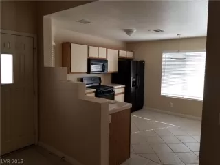 Photo #3: 2124331 Listing 