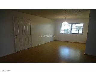 Photo #2: 2124343 Listing