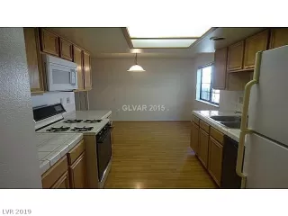 Photo #5: 2124343 Listing