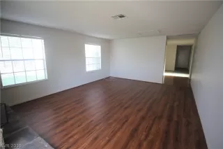 Photo #2: 2124348 Listing 