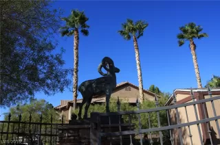 Photo #1: 2124354 Listing