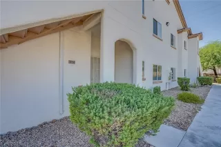 Photo #4: 2124366 Listing