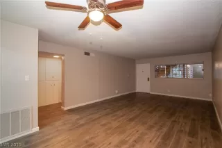 Photo #2: 2124405 Listing