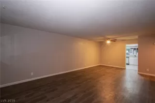 Photo #3: 2124405 Listing