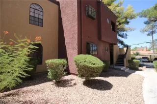 Photo #1: 2124434 Listing