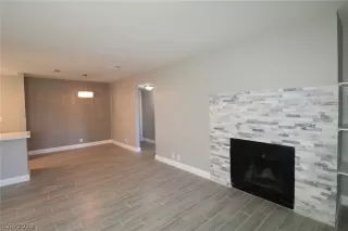 Photo #4: 2124434 Listing