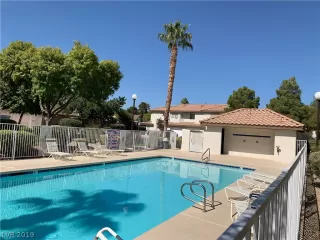 Photo #4: 2124463 Listing