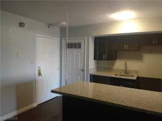 Photo #1: 2124467 Listing