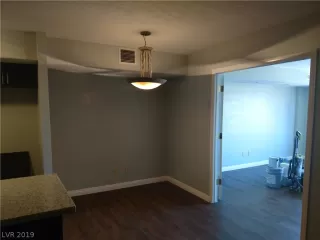 Photo #2: 2124467 Listing