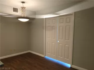 Photo #3: 2124467 Listing