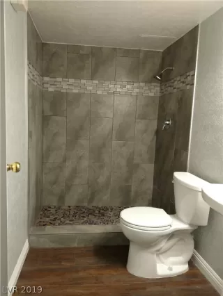 Photo #4: 2124467 Listing