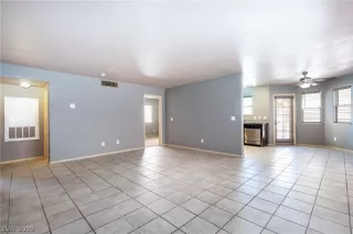 Photo #4: 2124501 Listing 